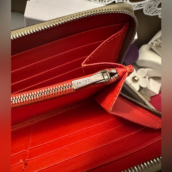 Preloved Celine Wallet Card Bill Holder Large Zip Multifunction (Made In Italy) - Picture 11 of 16